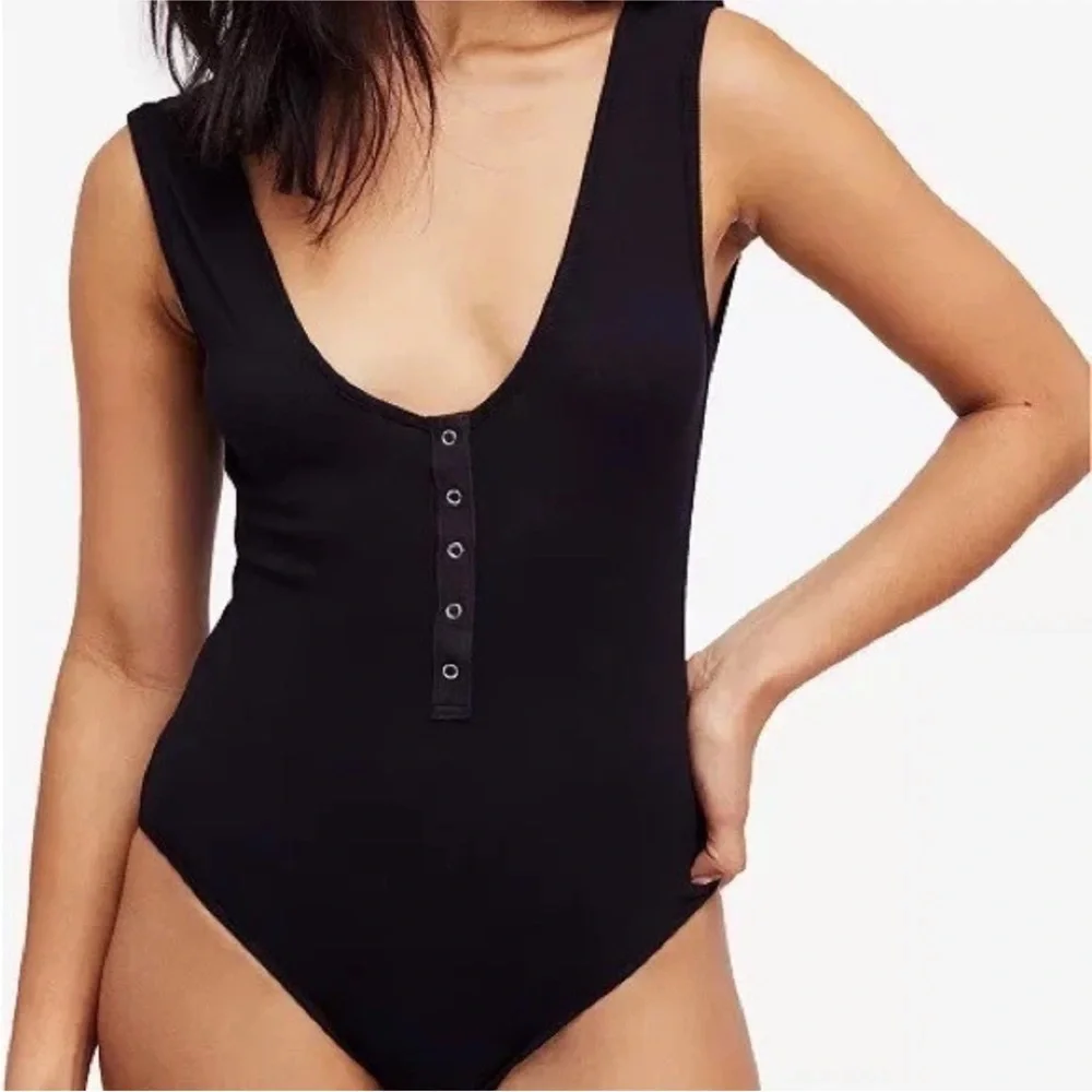 Free People Take Me Out Black Sleeveless Henley Bodysuit Size Medium - Picture 8 of 8